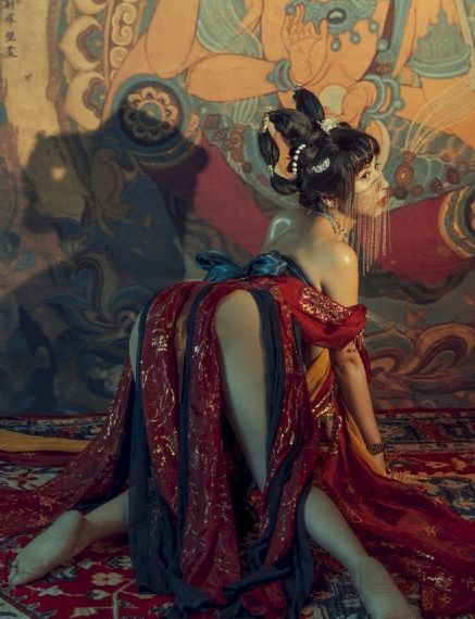 漂亮的女秘书在线_720完整视频观看